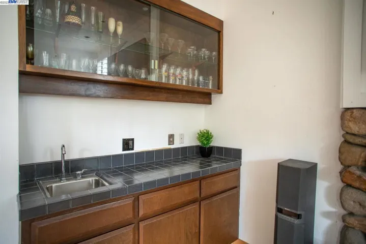 6301 Bonita Ct, Richmond, California 94806