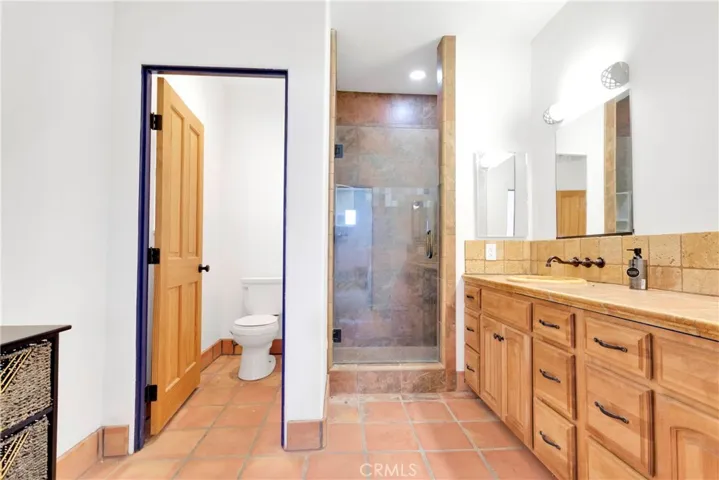 Guest bedroom ensuite