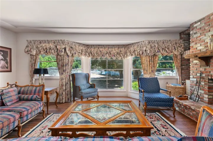 22434 Lassen Street, Chatsworth, California 91311