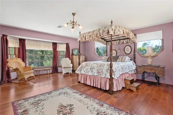 22434 Lassen Street, Chatsworth, California 91311