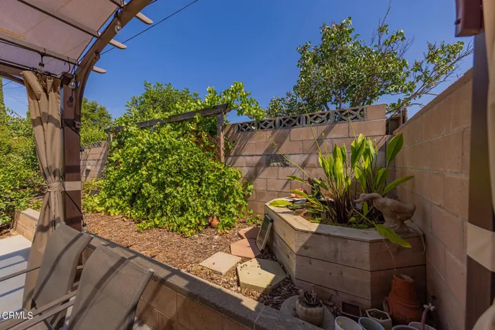 105 Valley Ridge
