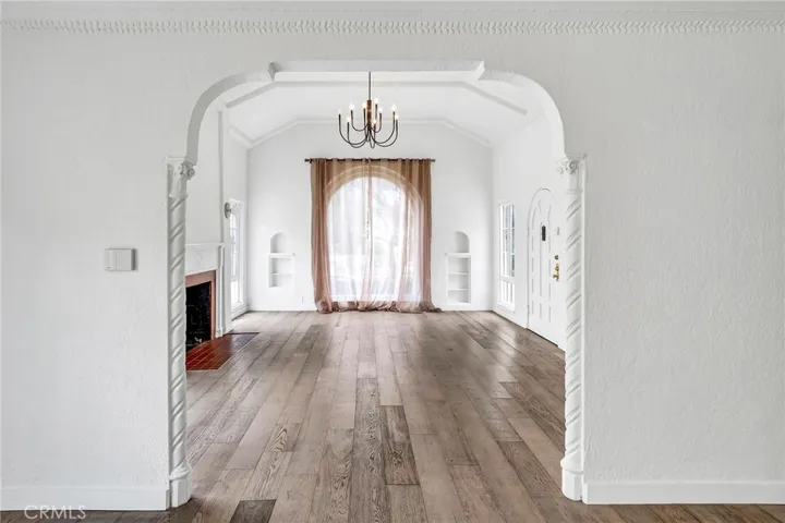 546 N Martel Avenue, Los Angeles, California 90036