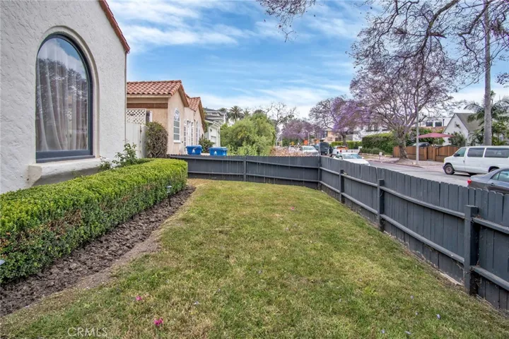 546 N Martel Avenue, Los Angeles, California 90036