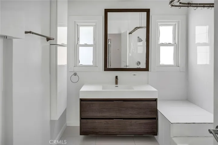 546 N Martel Avenue, Los Angeles, California 90036