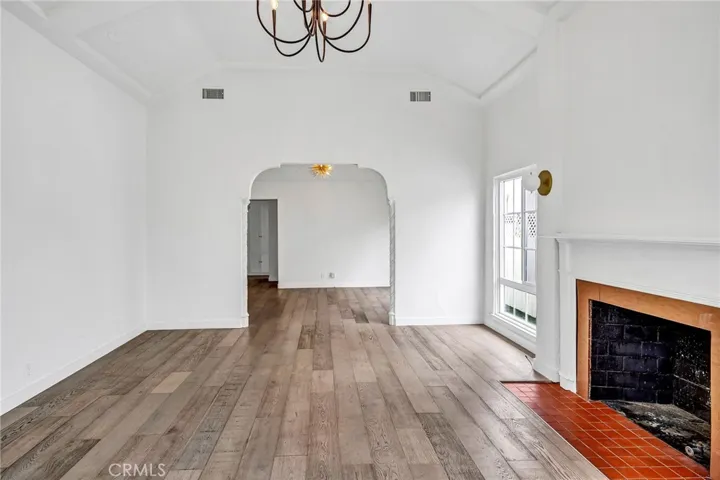 546 N Martel Avenue, Los Angeles, California 90036