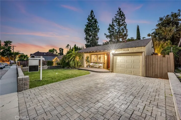 5322 Baza Avenue, Woodland Hills, California 91364