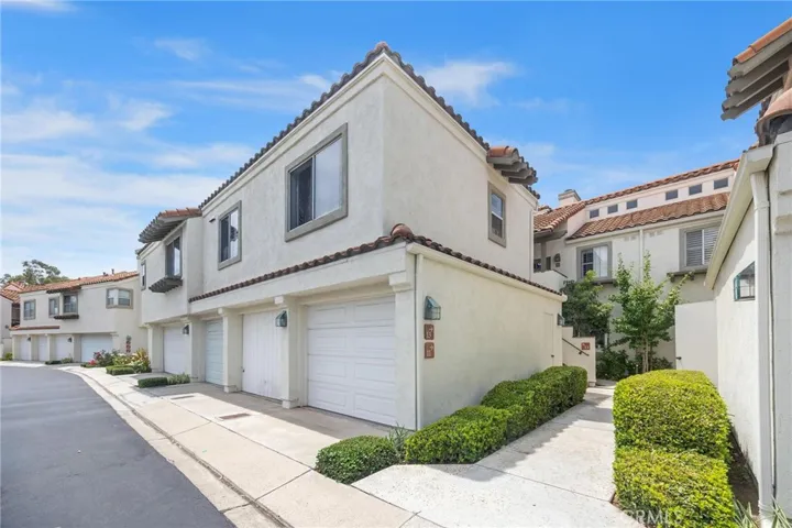11 Via Lavendera, Rancho Santa Margarita, California 92688