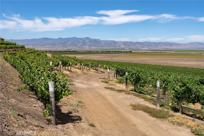50577 Wild Horse Road, King City, California 93930