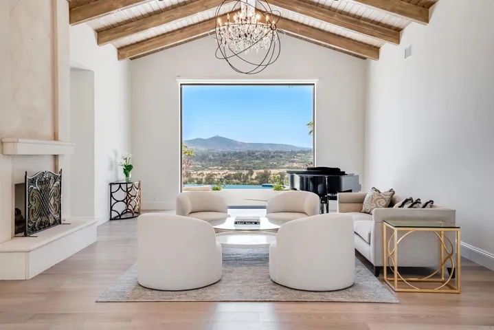 15465 Las Planideras, Rancho Santa Fe, California 92067