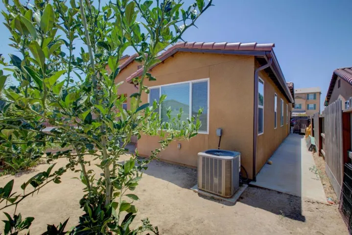 167 Barker Lane, Merced, California 95348
