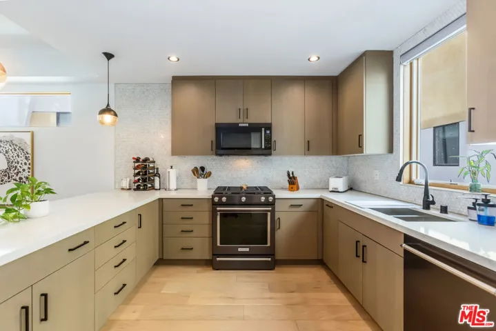 11404 W Talia Court, Studio City, California 91602