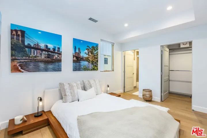 11404 W Talia Court, Studio City, California 91602