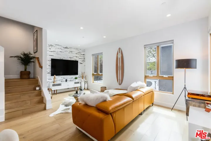 11404 W Talia Court, Studio City, California 91602