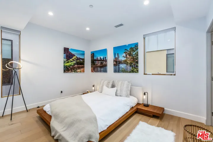 11404 W Talia Court, Studio City, California 91602