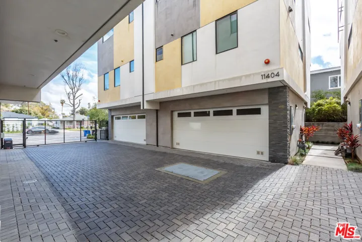 11404 W Talia Court, Studio City, California 91602