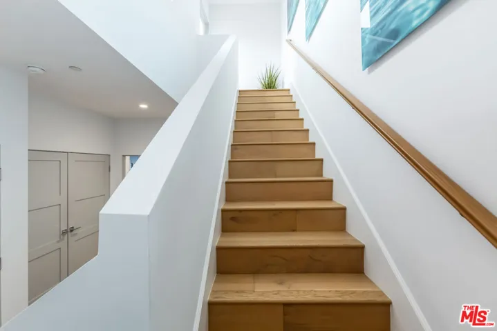 11404 W Talia Court, Studio City, California 91602