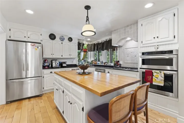 27620 Cedarwood Drive, Lake Arrowhead, California 92352