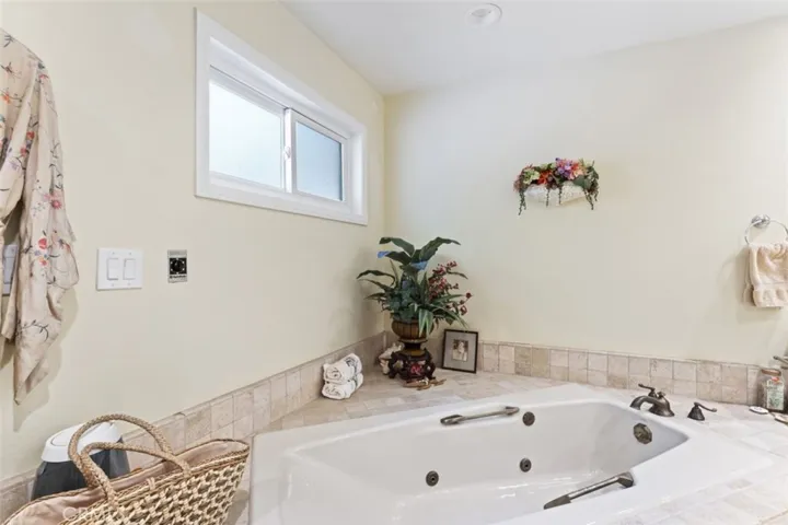 27620 Cedarwood Drive, Lake Arrowhead, California 92352