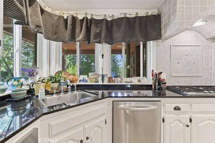 27620 Cedarwood Drive, Lake Arrowhead, California 92352