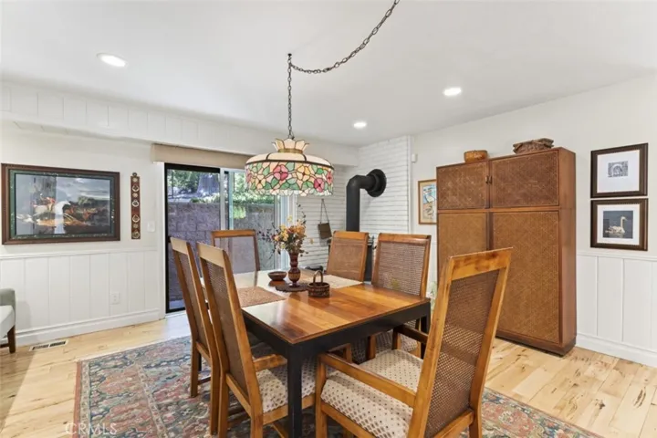 27620 Cedarwood Drive, Lake Arrowhead, California 92352