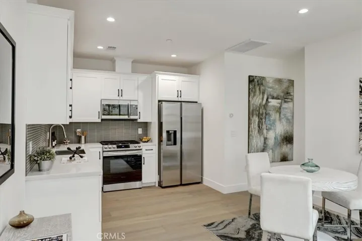 13903 Graber Avenue, Sylmar, California 91342