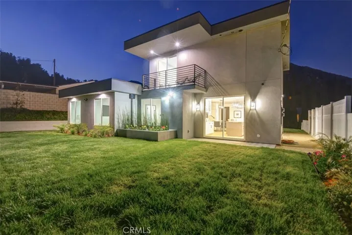 13903 Graber Avenue, Sylmar, California 91342