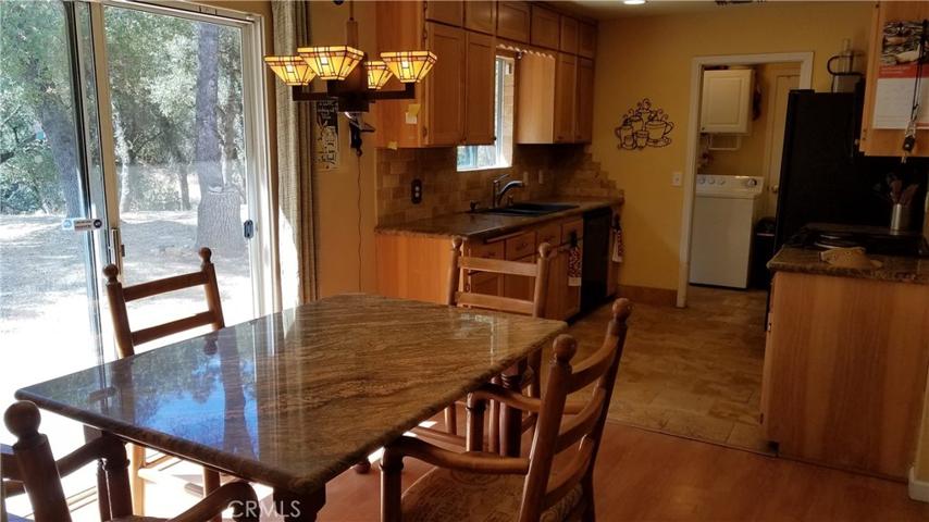 4302 Ashworth Road, Mariposa, California 95338