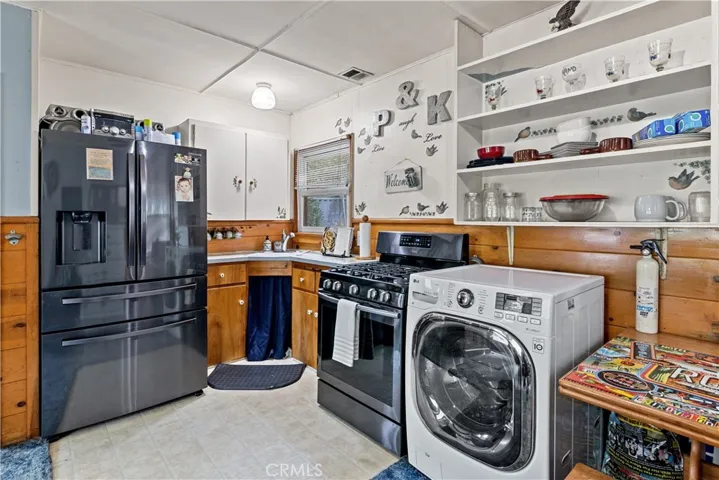 23526 Knapps Cutoff, Crestline, California 92325