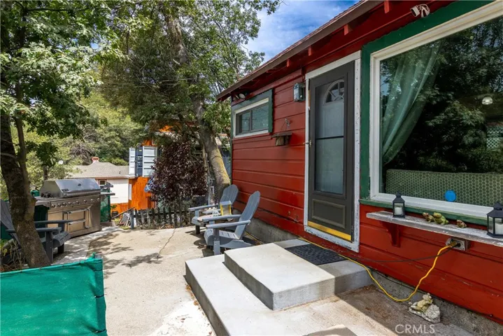 23526 Knapps Cutoff, Crestline, California 92325