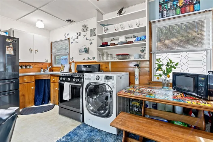 23526 Knapps Cutoff, Crestline, California 92325
