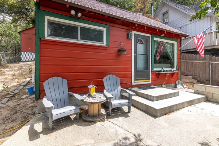 23526 Knapps Cutoff, Crestline, California 92325