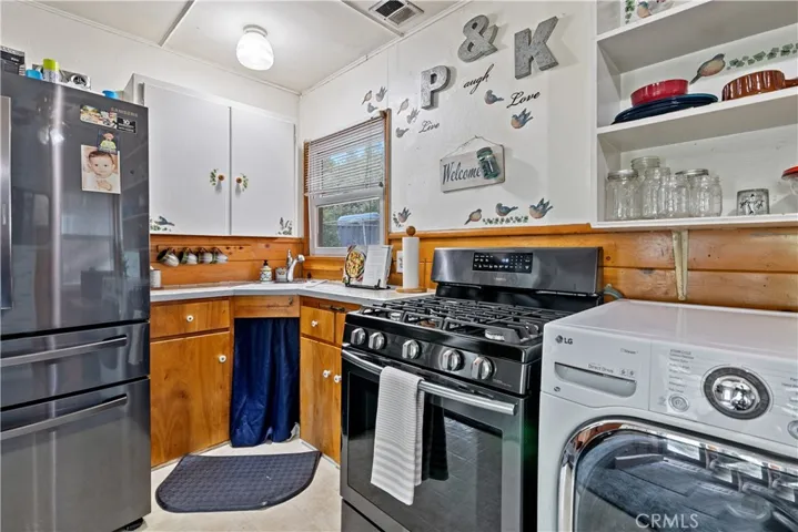 23526 Knapps Cutoff, Crestline, California 92325