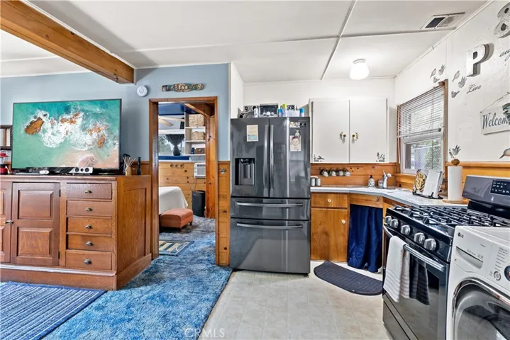 23526 Knapps Cutoff, Crestline, California 92325