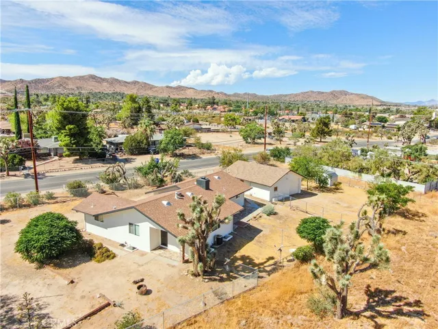 7690 Barberry Avenue, Yucca Valley, California 92284