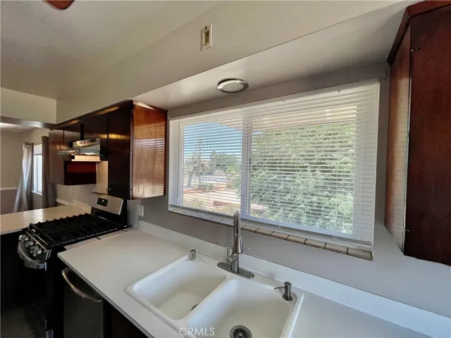 7690 Barberry Avenue, Yucca Valley, California 92284