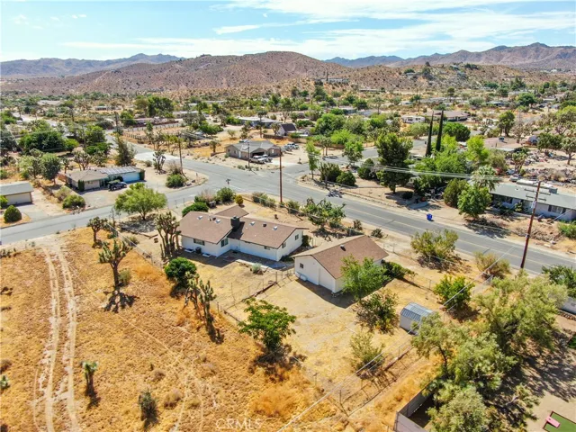 7690 Barberry Avenue, Yucca Valley, California 92284