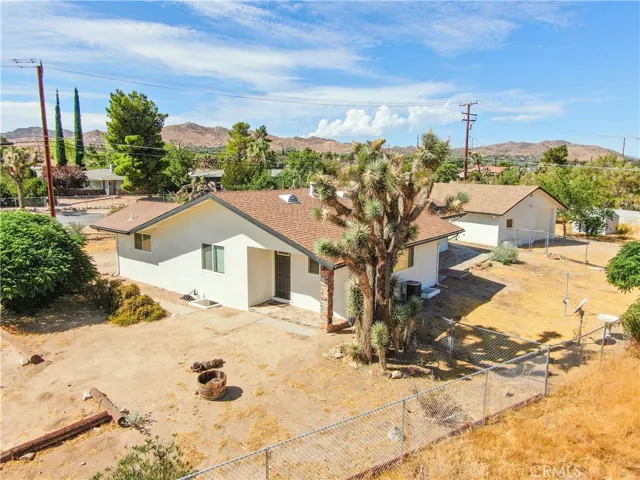 7690 Barberry Avenue, Yucca Valley, California 92284