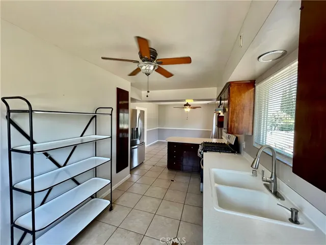 7690 Barberry Avenue, Yucca Valley, California 92284