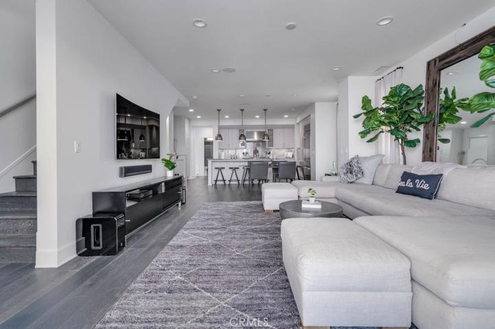 5512 Seashore Drive, Newport Beach, California 92663
