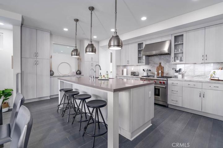 5512 Seashore Drive, Newport Beach, California 92663