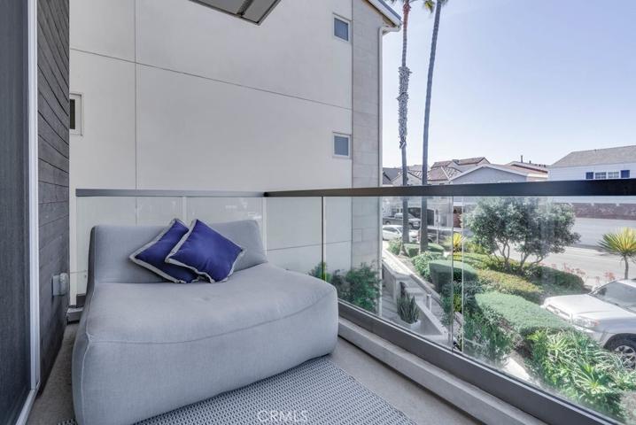 5512 Seashore Drive, Newport Beach, California 92663