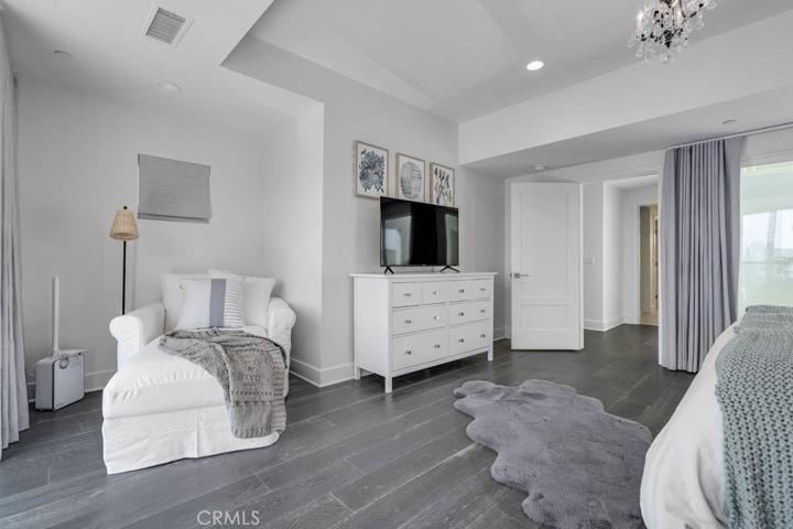 5512 Seashore Drive, Newport Beach, California 92663