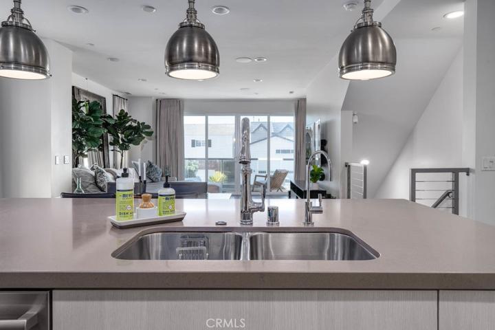 5512 Seashore Drive, Newport Beach, California 92663
