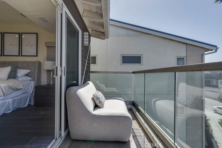 5512 Seashore Drive, Newport Beach, California 92663