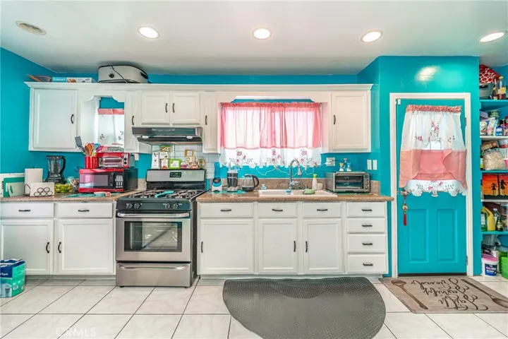 1502 W 65th Street, Los Angeles, California 90047