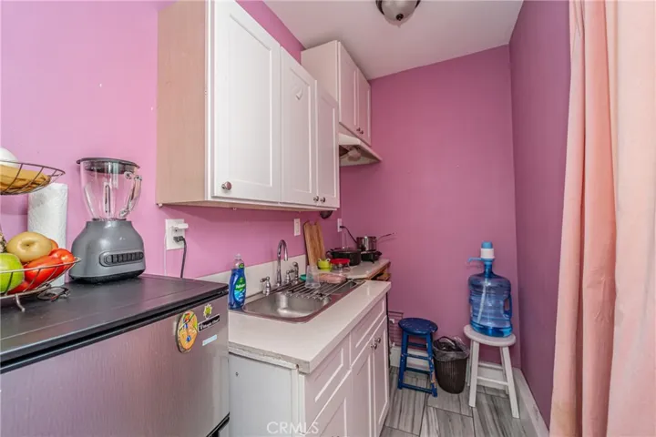 1502 W 65th Street, Los Angeles, California 90047