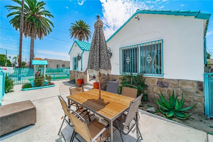 1502 W 65th Street, Los Angeles, California 90047
