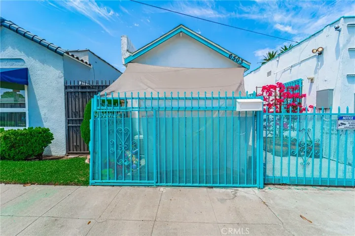 1502 W 65th Street, Los Angeles, California 90047