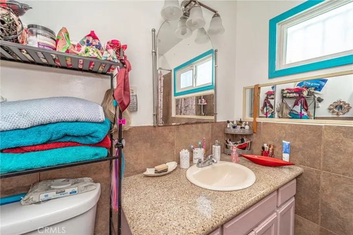 1502 W 65th Street, Los Angeles, California 90047