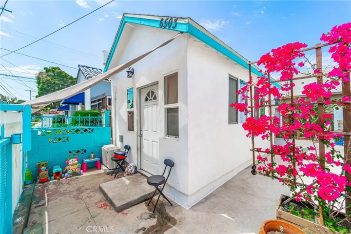 1502 W 65th Street, Los Angeles, California 90047
